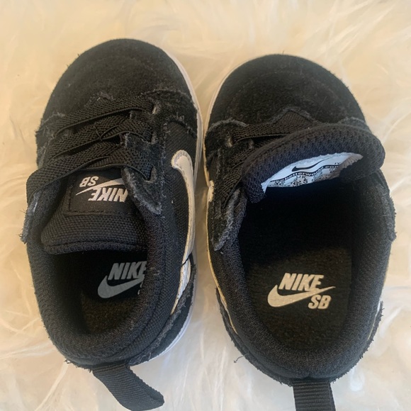Children’s Nike Shoes Size 3C - Picture 5 of 7